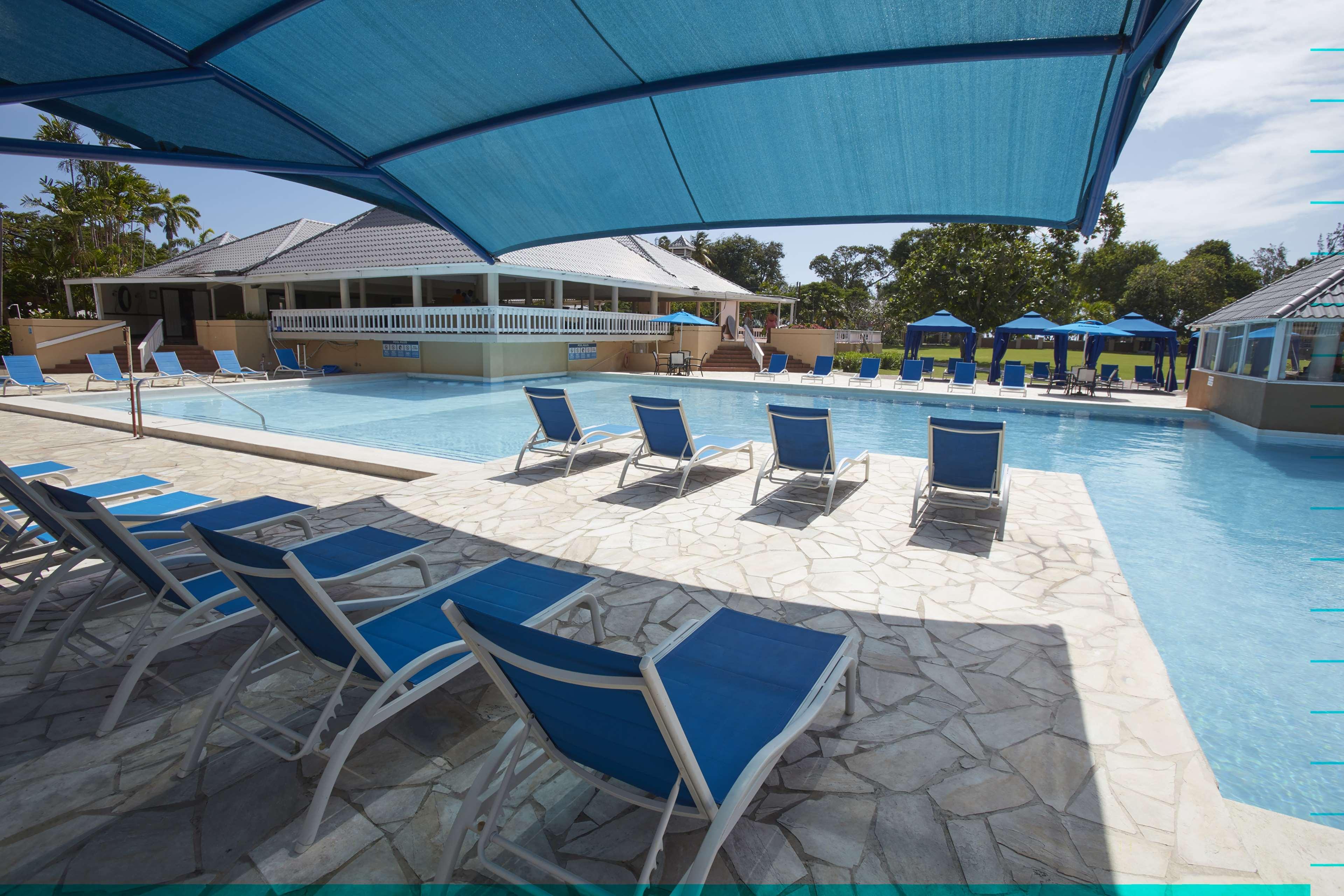 Divi Southwinds Beach Resort Christchurch Exterior foto