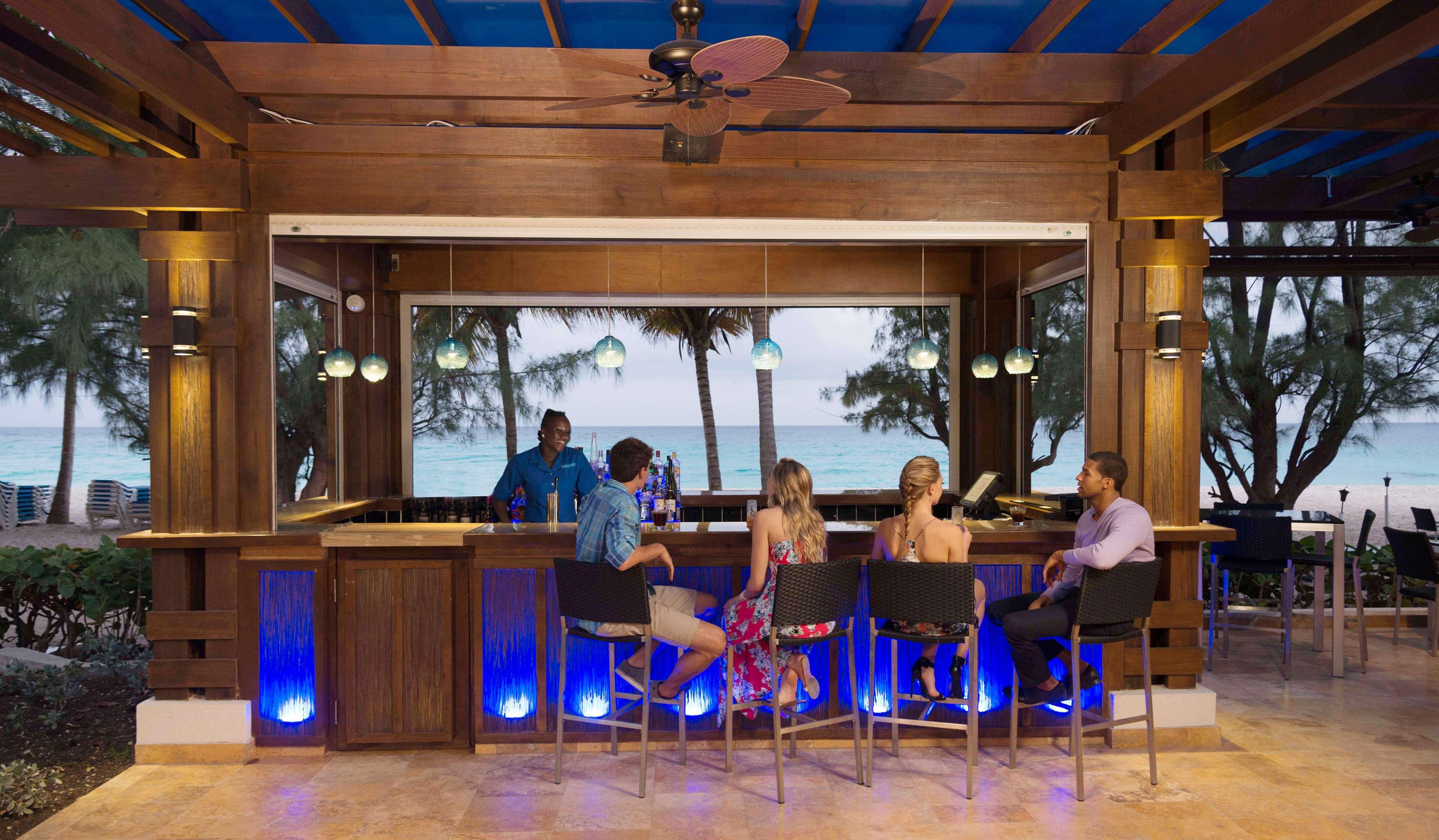 Divi Southwinds Beach Resort Christchurch Exterior foto