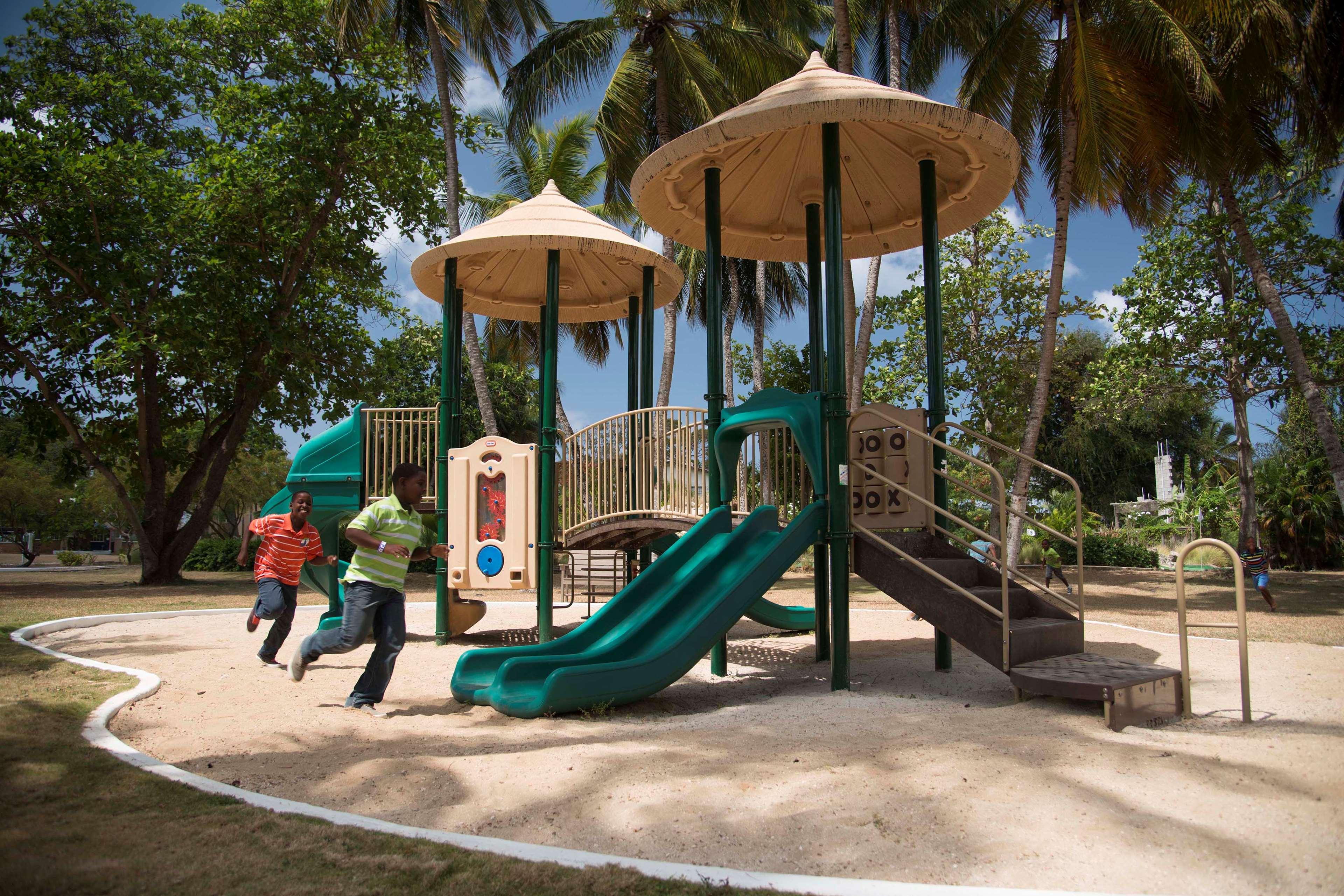 Divi Southwinds Beach Resort Christchurch Exterior foto