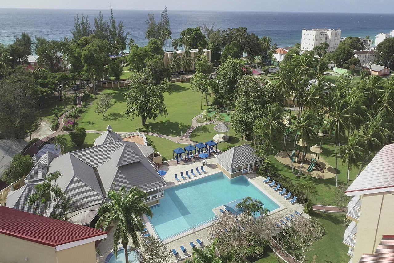 Divi Southwinds Beach Resort Christchurch Exterior foto