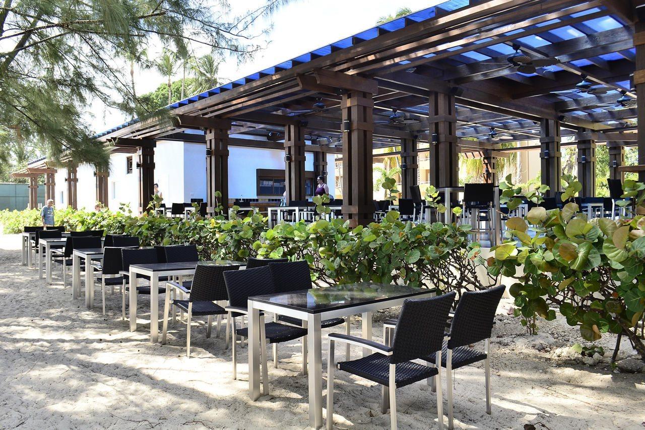 Divi Southwinds Beach Resort Christchurch Exterior foto